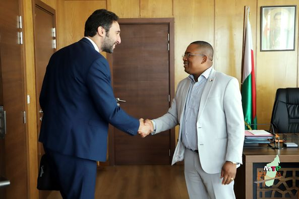 RENCONTRE DU MINISTRE DES TRAVAUX PUBLICS AVEC LE DIRECTEUR NATIONAL DE L’OFID